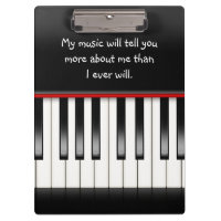 teclado de piano com aspas