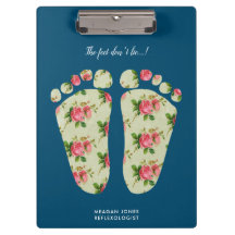 terapeuta dos pés da pródiatria reflexologia