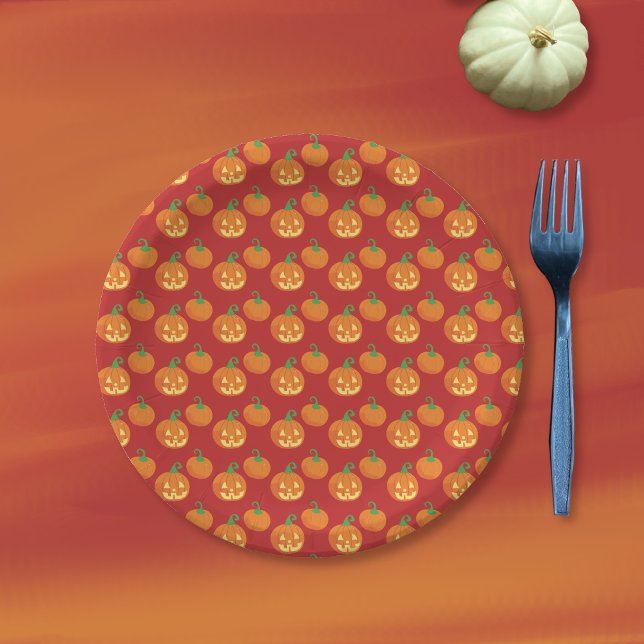 Prato De Papel Abóbora e padrão de Jack-o-Lantern no Halloween  (Halloween paper plate with a simple pumpkin and jack-o-lantern pattern . )