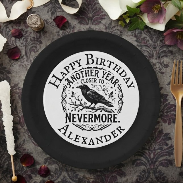 Prato De Papel Aniversário Corvo Preto Gótico Nevermore (Obsidian raven paper plate for dark academia gothic birthday celebrations.)
