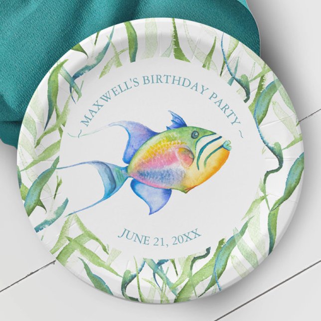 Prato De Papel Aniversário Placas De Papel Sob O Mar Tropical (Birthday party paper plates features unique watercolor tropical fish art by Victoria Grigaliunas)