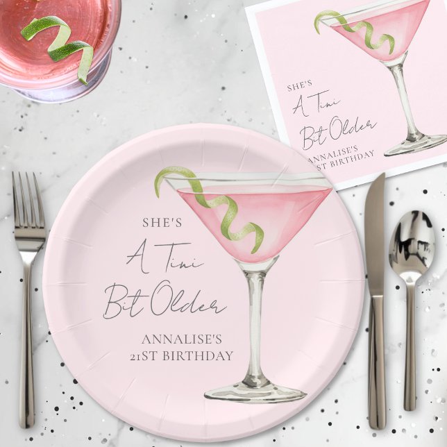 Prato De Papel Aniversário Tini Bit Mais Velha Martini (Tini Bit Older Martini Birthday Paper Plates )