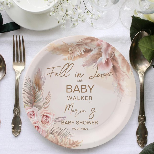 Prato De Papel Apaixonado por chá de fraldas de vassoura de pampa (Fall in love baby shower personalized plates pampas grass boho roses pastel beige fall themed baby)