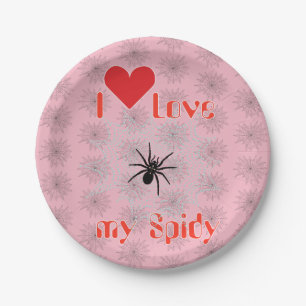 Prato De Papel Aranha de cruz na rede com gotas de orvalho como