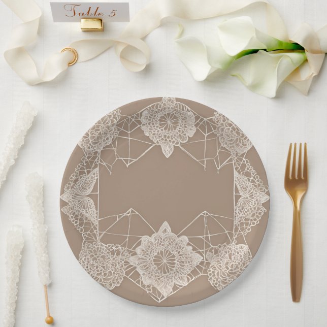 Prato De Papel Arte de IA com padrões bege e branco  (Casamento)
