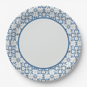 Prato De Papel Azulejos com folhas de azevinho de Natal e pétalas