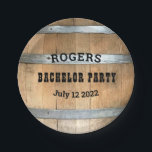 Prato De Papel Bachelor Rustic Whiskey<br><div class="desc">Design de cano de uísque russo com tipografia ocidental ousada. Personalize esta design com seu nome,  festa e data de casamento. Personalize ainda mais este design selecionando o link "personalizar mais",  se desejar.</div>