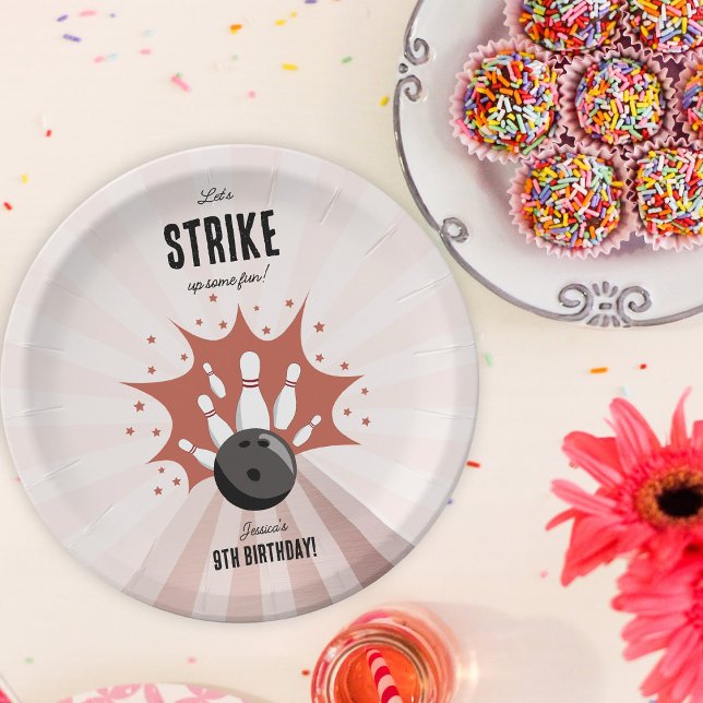 Prato De Papel Boliches Atacam Uma Rosa Dourada De Aniversário Di (Bowling Strike Up Some Fun Birthday Rose Gold Girl Paper Plates)