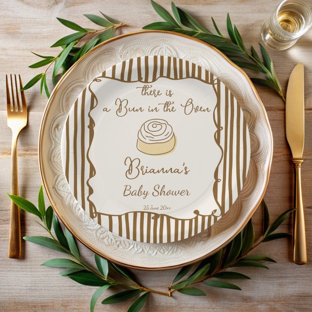 Prato De Papel Bun in the oven baking baby shower monogrammed (Bun in the oven baking baby shower monogrammed paper plates personalized printed paper plates)