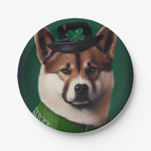 Prato De Papel cachorro akita vestido para o Dia de São Patrício
