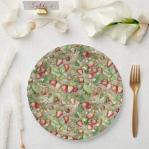 Prato De Papel campo maduro, morangos vermelhos