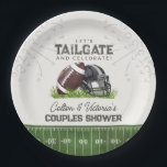 Prato De Papel Casais de futebol personagem e celebram o touchdow<br><div class="desc">Vamos e comemore! Ponha-se grande com a nossa decoração do tema clássico de futebol, perfeita para celebrar o seu dia especial de todas as estrelas! Traga seus convidados para o ferro-velho com nossas decorações de eterno, evocando o entusiasmo do grande jogo. Cada detalhe é projetado para capturar a essência do...</div>