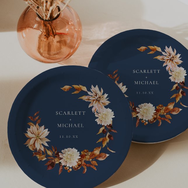 Prato De Papel Casamento de Outono Azul Marinho (Navy Blue Autumn Floral Wedding Paper Plates by Painted Paperie
)