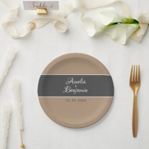 Prato De Papel Casamento de tipografia de bege simples e elegante