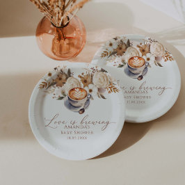 Prato De Papel Chá de Noiva Café Está Sendo Preparado Amor