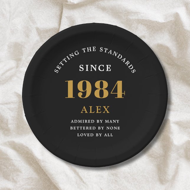 Prato De Papel Chic Dourado Elegante Preto do Nome do aniversário (Sophisticated 40th birthday unique black & gold paper plates. Fully personalized party supplies.)