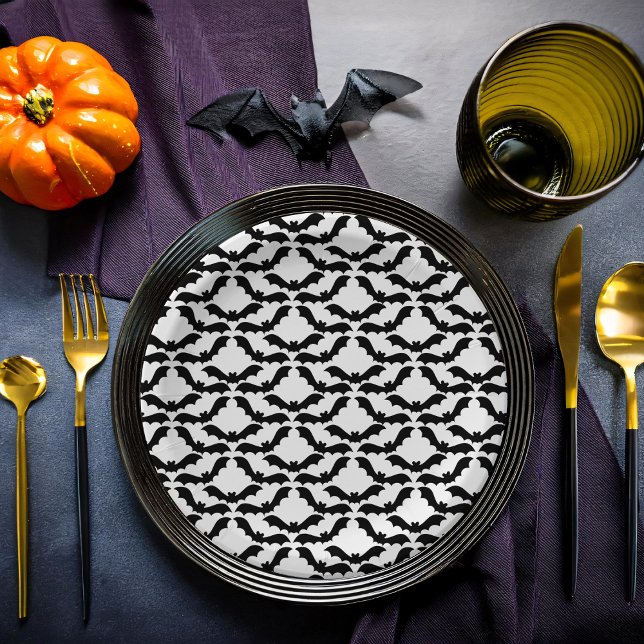 Prato De Papel Colônia de Nuvens do Halloween de Morcegos em Pret (Colony of Bats Halloween Pattern Paper Plates)