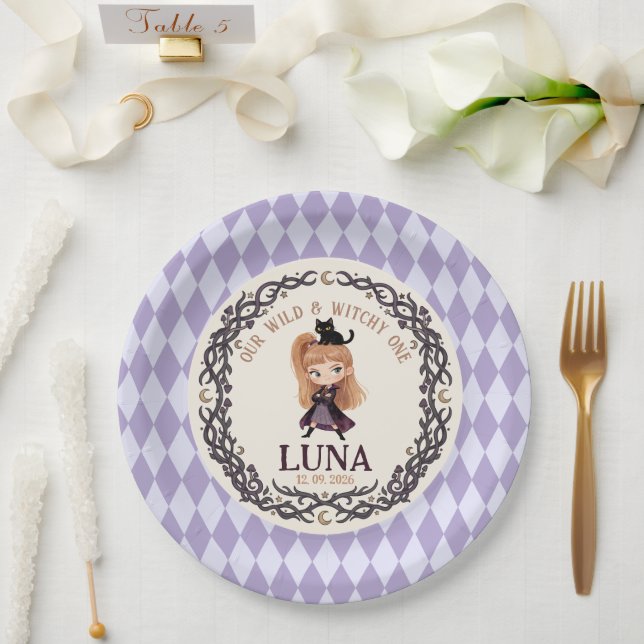 Prato De Papel Convite de Aniversário de 1 ano da Bruxinha Chibi  (Casamento)