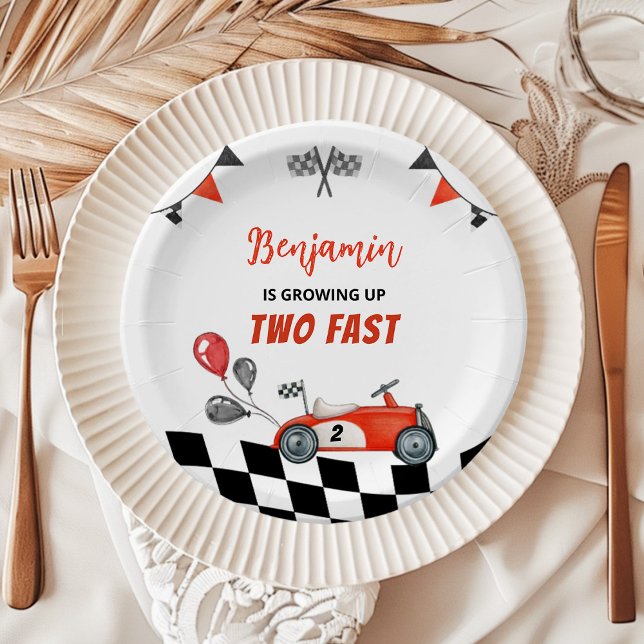 Prato De Papel Crescendo Duas Placas De Papel De Aniversário De V (Criador carregado)