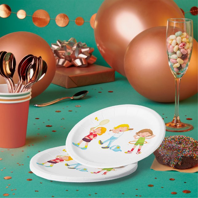 Prato De Papel Crianças Jogando Esporte (Criador carregado)