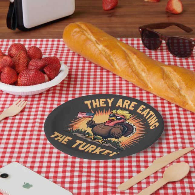 Prato De Papel Eles Estão Comendo A Vance Da Turca (Piquenique)