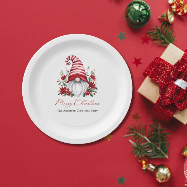 Prato De Papel Feriado Personalizado do Gnomo Poinsettia (Christmas Gnomes with Poinsettia Holiday paper plates. Personalized )