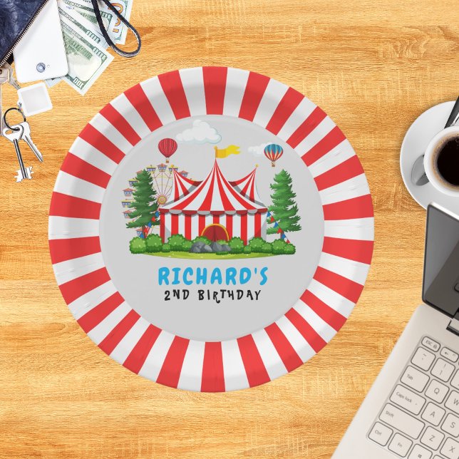 Prato De Papel Festa de aniversário de Tema do Carnaval (Criador carregado)