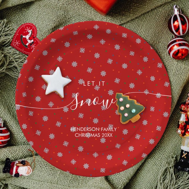 Prato De Papel Flocos de neve brancos e vermelhos elegantes perso (Let it snow custom red Christmas plate with snowflakes and personalized)