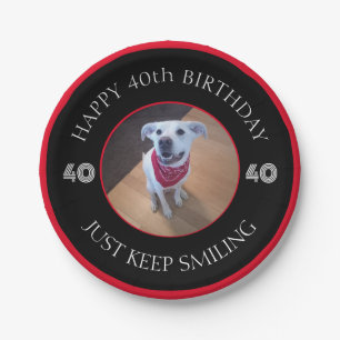 Prato De Papel Foto de Cão Grinning Birthday 40 Black and Red