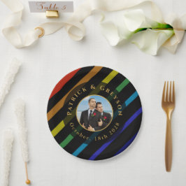 Prato De Papel Foto de casamento de homens gays elegante arco-íri