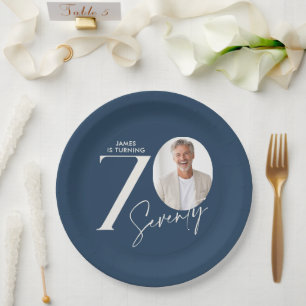 Prato De Papel Foto Minimalista de Aniversário de 70 anos Moderno