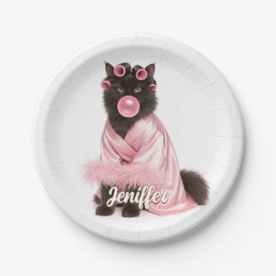 Prato De Papel Gato em Robe Rosa com Rulos no Cabelo e Chiclete B