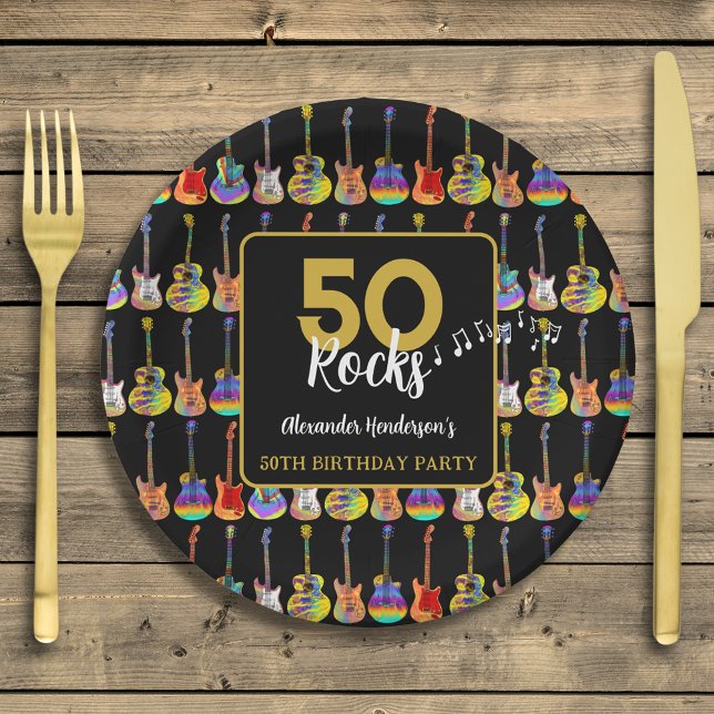Prato De Papel Guitar 50ª Festa de aniversário Personalizada (Guitar 50th birthday party custom 50 rocks paper plates with modern gold and black typography )