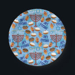 Prato De Papel Hanukiahs, Menorahs e Padrão de Velas<br><div class="desc">Jogue uma festa espetacular com as placas de papel dos Hanukiahs,  Menorahs e Candles para combinar com seu tema!</div>