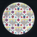 Prato De Papel Hanukkah Colorful Menorahs<br><div class="desc">Hanukkah Menorahs Coloridos, pratos de papel. Que fofo! Personalize adicionando texto em qualquer lugar da placa, usando sua cor, tamanho e estilo de fonte favoritos. Obrigados para parar e comprar. Muito apreciado! Feliz Chanukah/Hanukkah! Tamanho e estilo: Placa de Papel Redonda de 9" Joga uma festa espetacular com placas de papel...</div>