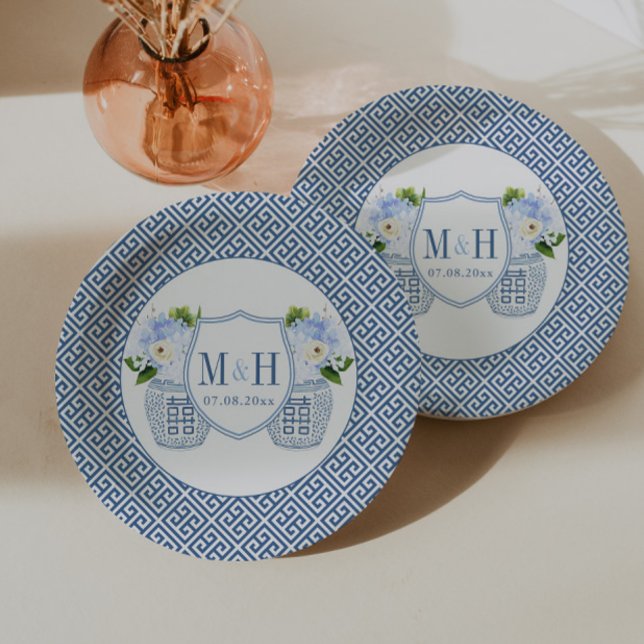 Prato De Papel Jarra de Gengibre Atemporal Monograma Festa Chá de (Couples Shower or wedding paper plates. Blue and white ginger jar monogram with watercolor flowers)