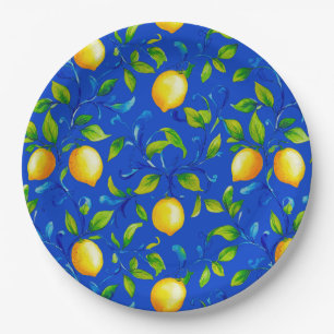 Prato De Papel Limões de jardim italiano ensolarado. Céu azul.