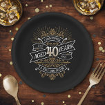 Prato De Papel Mens Funny Whiskey aniversário de 40 anos<br><div class="desc">Celebre os grandes 4-0 com estilo e humor com este design de aniversário inspirado no rótulo de uísque vintage. A tipografia negra, dourada e branca é ornamentado e elegante, dando-lhe um toque clássico de retrô-safra. Perfeito para o homem (ou para a mulher!) na sua vida que ama o seu uísque,...</div>