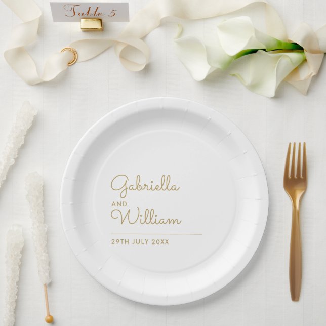 Prato De Papel Minimalista Elegante Moderno Script Dourado (Casamento)