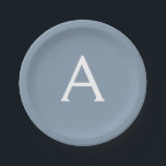 Prato De Papel Monograma Moderno Minimalista Dusty Blue Elegante<br><div class="desc">Apresentando nossa Coleção Elegante de Monograma Moderno Minimalista e Dusty: Eleve seu estilo com sofisticação e charme de eterno subestimados. Nossa coleção apresenta designs minimalistas em uma matiz azul suja, aperfeiçoada com monogramas elegantes adaptados ao seu gosto pessoal. De papelaria refinada a acessórios versáteis, cada peça da nossa coleção é...</div>