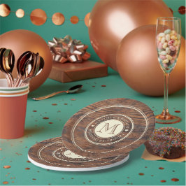 Prato De Papel Monograma Russo do Coração Casado na Noz Escura