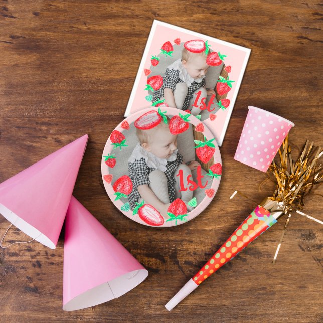 Prato De Papel Morangos Primeiro Aniversário (Criador carregado)