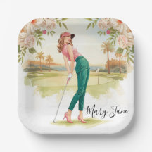 Mulher golfista no campo de golfe