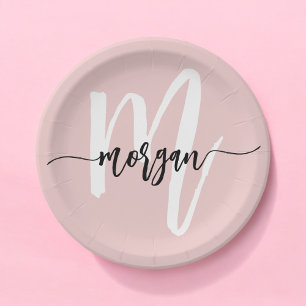 Prato De Papel Nome de Monograma Feminino Moderno em Script Rosa 