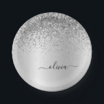 Prato De Papel Nome do Glam do Monograma do Silver Glitter Metal<br><div class="desc">Folha de Prata Folha Metálica Espessante Glitter Brutado Monograma Metálico Nome e Chapas de Partido Iniciais. Isto faz o doce e perfeito aniversário de 16 anos,  casamento,  chá de panela,  aniversário,  chá de fraldas ou festa de solteira presente para alguém que ama luxo de luxo e estilos quíticos.</div>