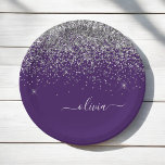 Prato De Papel Nome do Monograma da Rapariga Roxa de Prata<br><div class="desc">Nome do Monograma da Silver e do Sparkle Roxo e Placas Iniciais do Partido. Isto faz o doce e perfeito aniversário de 16 anos,  casamento,  chá de panela,  aniversário,  chá de fraldas ou festa de solteira presente para alguém que ama luxo de luxo e estilos quíticos.</div>