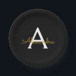 Prato De Papel Nome Moderno do Monograma de Script Menino Dourado<br><div class="desc">Monograma Dourado e Preto Adicione suas Próprias Placas de Grupo de Script. Isto faz o doce e perfeito aniversário de 16 anos,  casamento,  chá de panela,  aniversário,  chá de fraldas ou festa de solteira presente para alguém que ama luxo de luxo e estilos quíticos.</div>