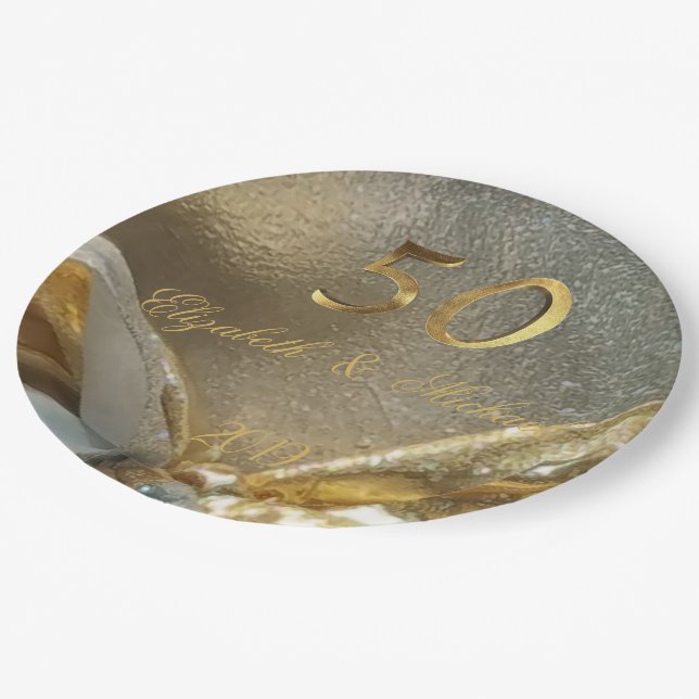 Prato De Papel Número Dourado de Faux de Casamento de ouro 50 ano (Inclinado)