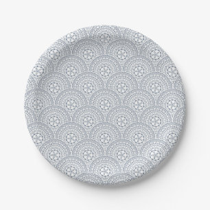 Prato De Papel Padrão de ondas de mandala azul sobre fundo branco