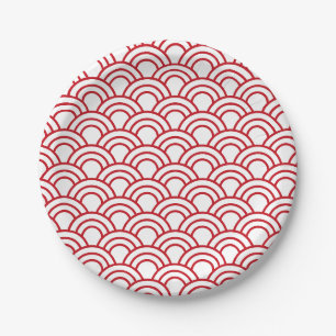 Prato De Papel padrão de vieira vermelho em um fundo branco